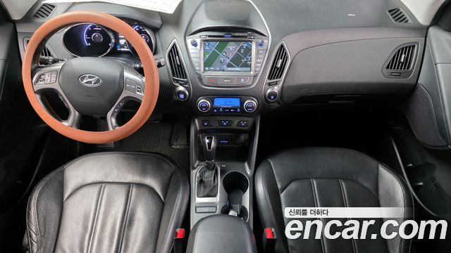 Hyundai Tucson — interior