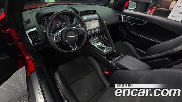 Jaguar F-Type — interior