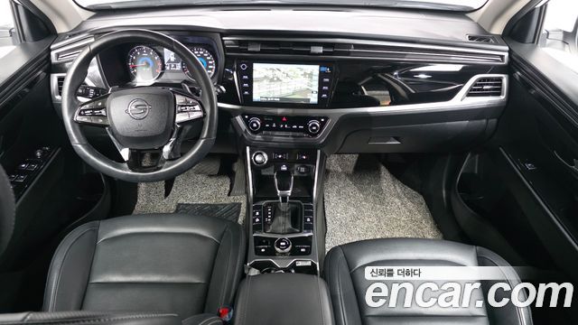 KG Mobility Korando — interior