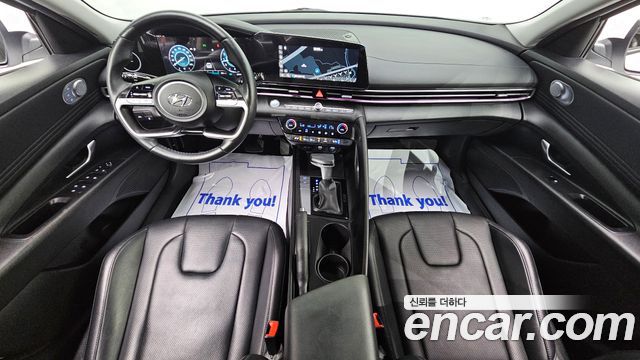 Hyundai Avante — interior