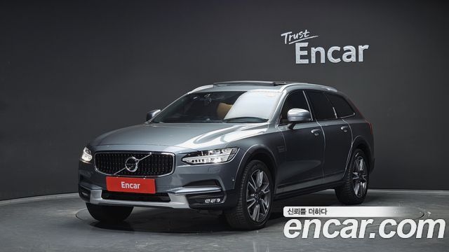 Volvo V90 — exterior