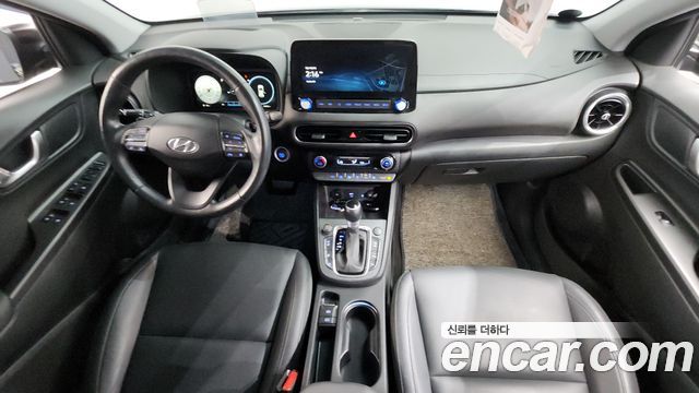 Hyundai Kona — interior