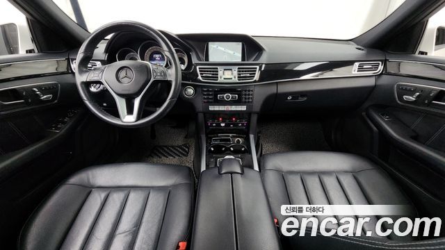 Mercedes-Benz E-Class — interior