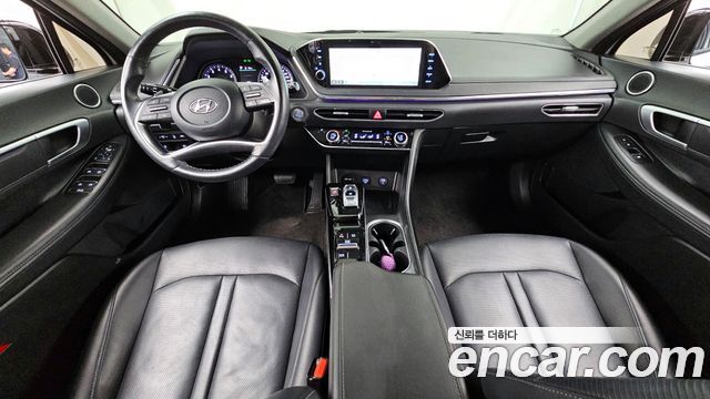 Hyundai Sonata — interior