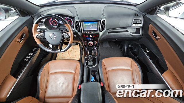 KG Mobility Tivoli — interior