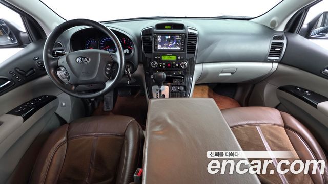 Kia Carnival — interior