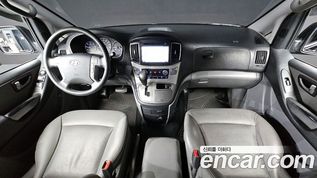 Hyundai Starex — interior