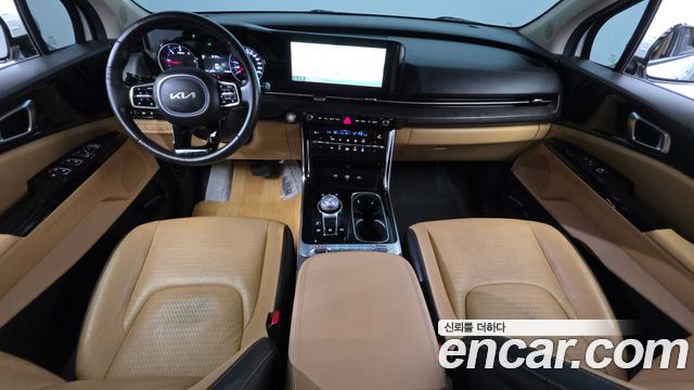 Kia Carnival — interior