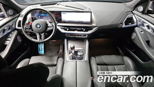 BMW XM — interior