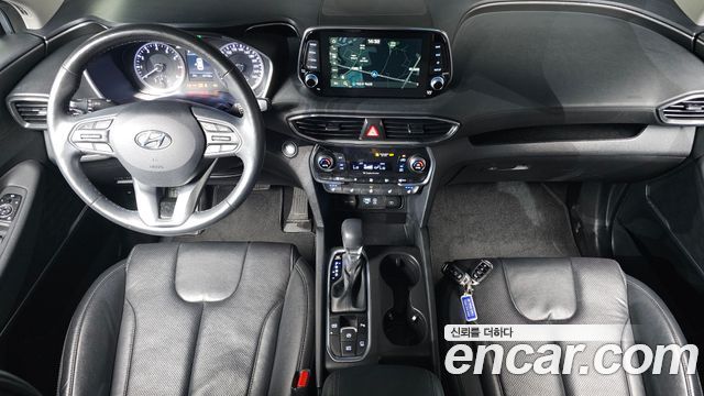 Hyundai Santa Fe — interior