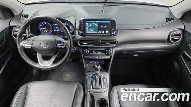 Hyundai Kona — interior