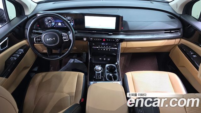 Kia Carnival — interior