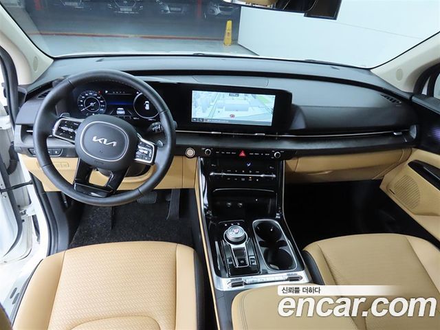 Kia Carnival — interior