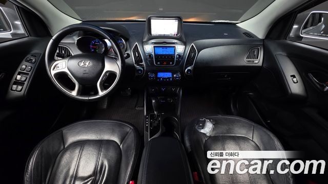 Hyundai Tucson — interior
