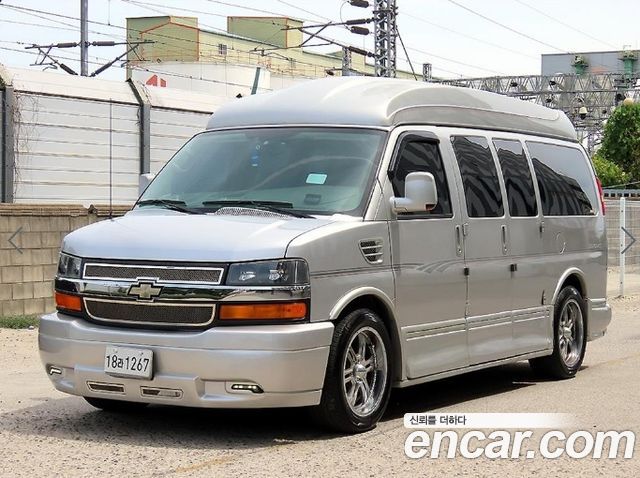 Chevrolet Express Van — exterior