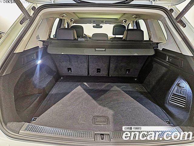 Volkswagen Touareg — interior