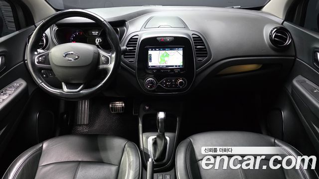 Renault Korea QM3 — interior