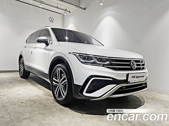 Volkswagen Tiguan — exterior