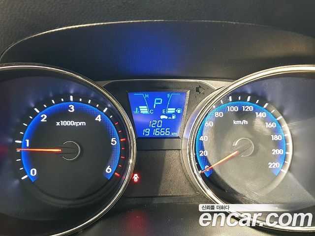 Hyundai Tucson — interior