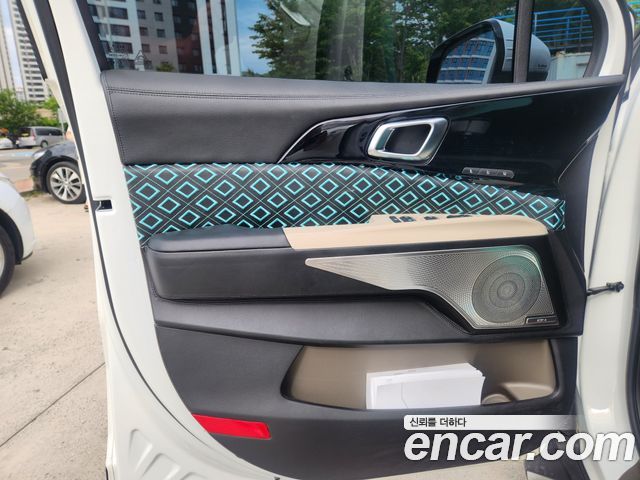 Kia Carnival — interior