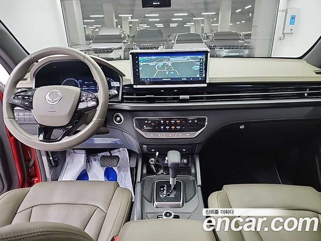 KG Mobility Musso — interior