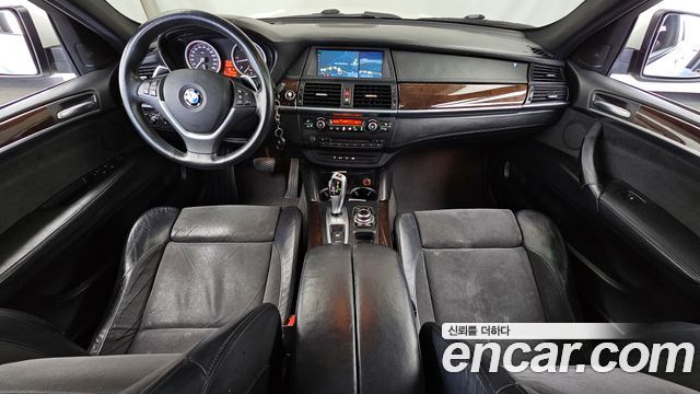 BMW X6 — interior