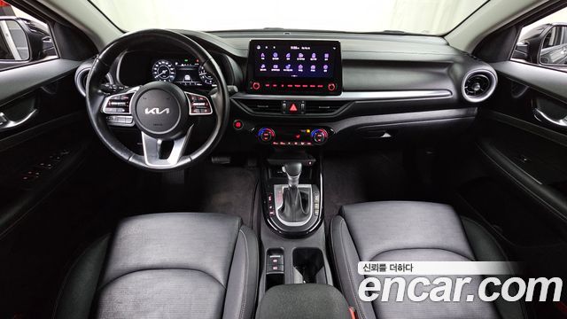 Kia K3 — interior