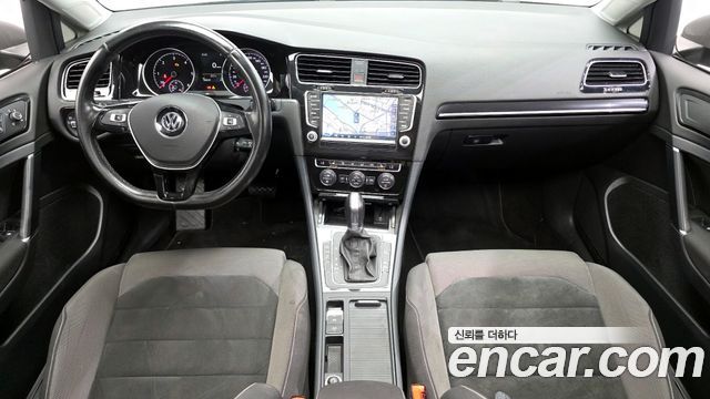 Volkswagen Golf — interior