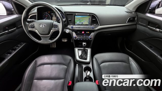 Hyundai Avante — interior