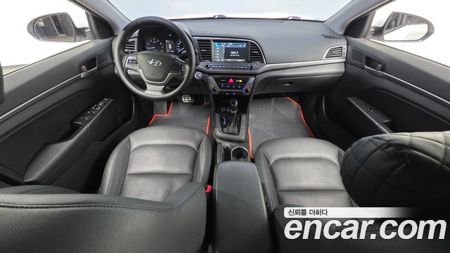 Hyundai Avante — interior