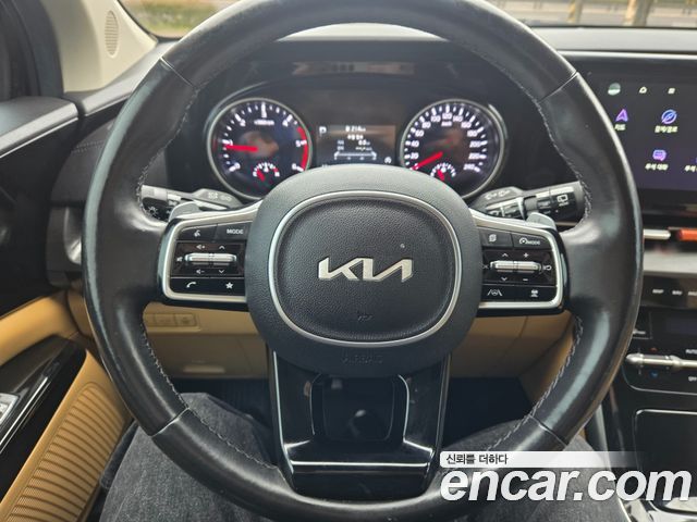 Kia Carnival — interior
