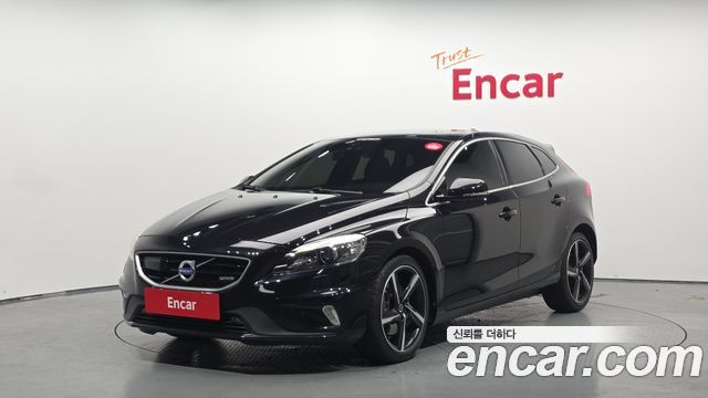 Volvo V40 — exterior