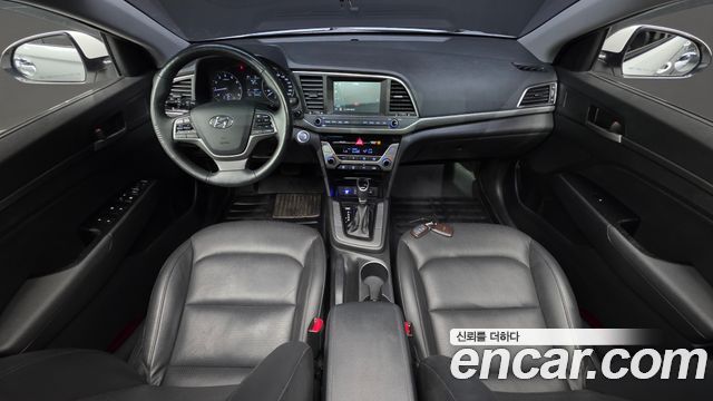 Hyundai Avante — interior