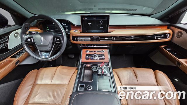 Lincoln Aviator — interior