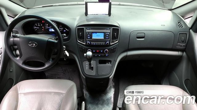 Hyundai Starex — interior