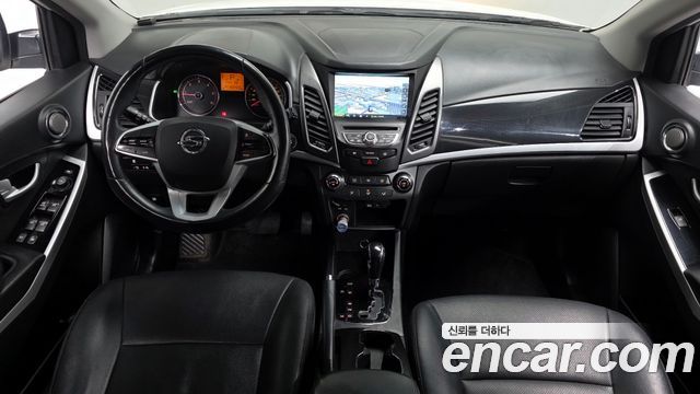 KG Mobility Korando — interior