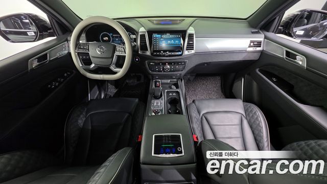 KG Mobility Rexton — interior