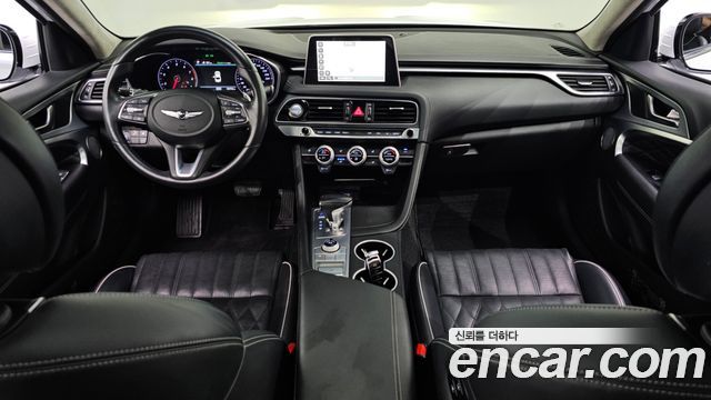Genesis G70 — interior
