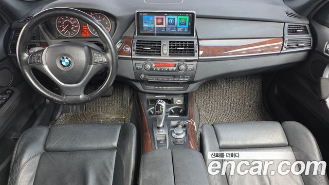 BMW X5 — interior