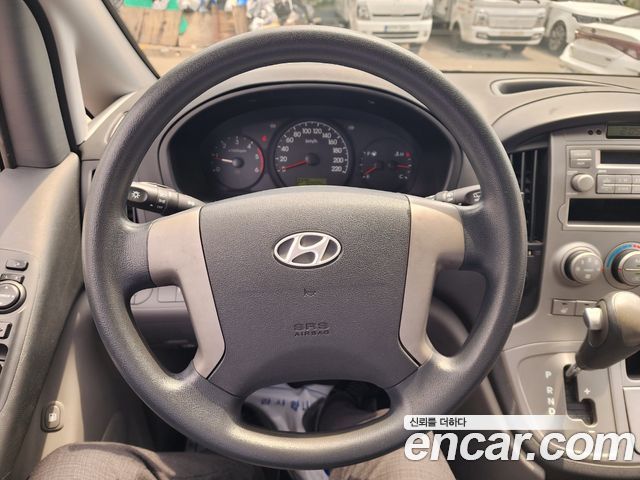 Hyundai Starex — interior