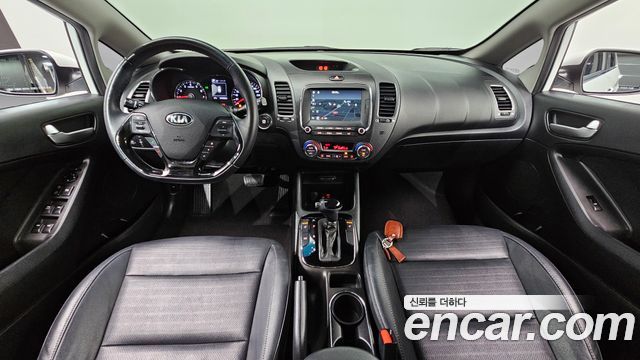 Kia K3 — interior