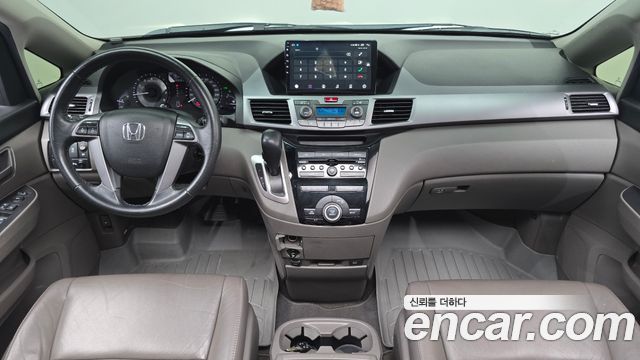 Honda Odyssey — interior