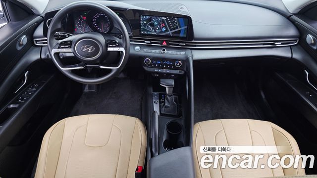 Hyundai Avante — interior