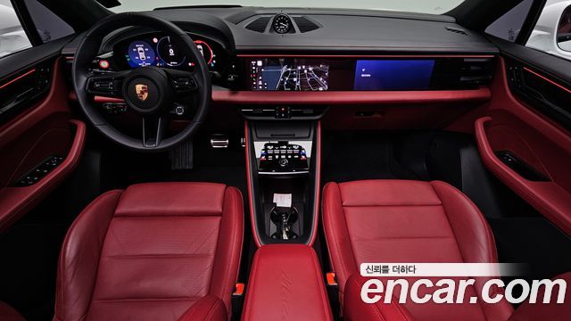 Porsche Macan — interior