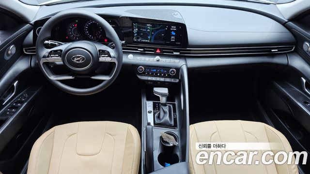 Hyundai Avante — interior