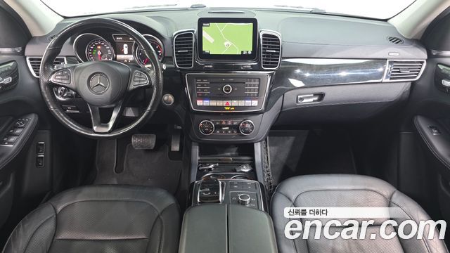 Mercedes-Benz GLS-Class — interior