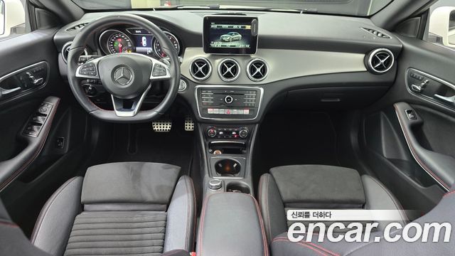 Mercedes-Benz CLA-Class — interior