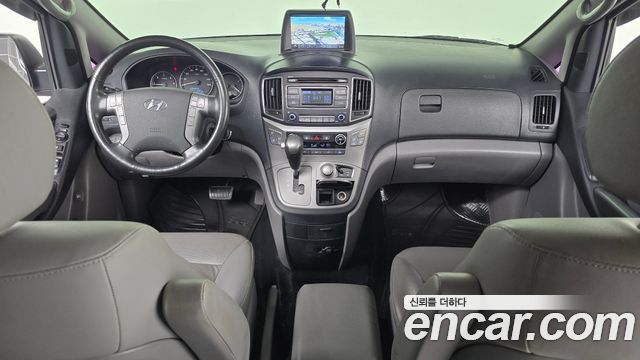 Hyundai Starex — interior