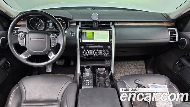 Land Rover Discovery — interior