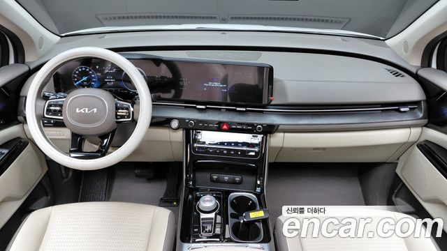 Kia Carnival — interior